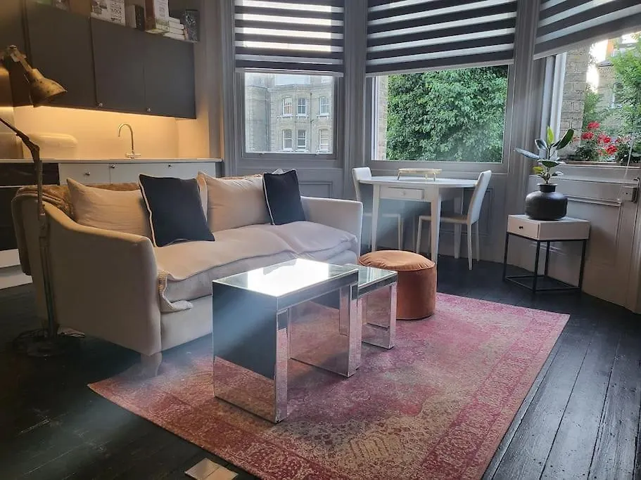 9 Modern Classic - Spacious One Bed Apartment - Great Location - Free Onsite Parking - Comfy Bed Brighton