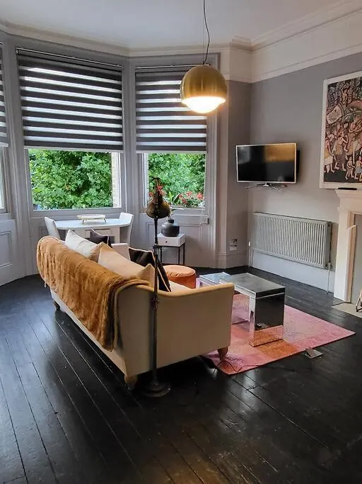 9 Modern Classic - Spacious One Bed Apartment - Great Location - Free Onsite Parking - Comfy Bed Brighton