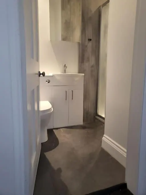 9 Modern Classic - Spacious One Bed Apartment - Great Location - Free Onsite Parking - Comfy Bed Brighton