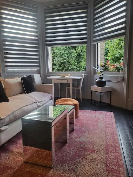 9 Modern Classic - Spacious One Bed Apartment - Great Location - Free Onsite Parking - Comfy Bed Brighton
